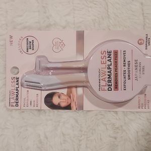 NIB Flawless dermaplane set